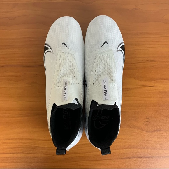 Nike Vapor Edge Elite 360 Flyknit Football Cleats - Picture 5 of 12